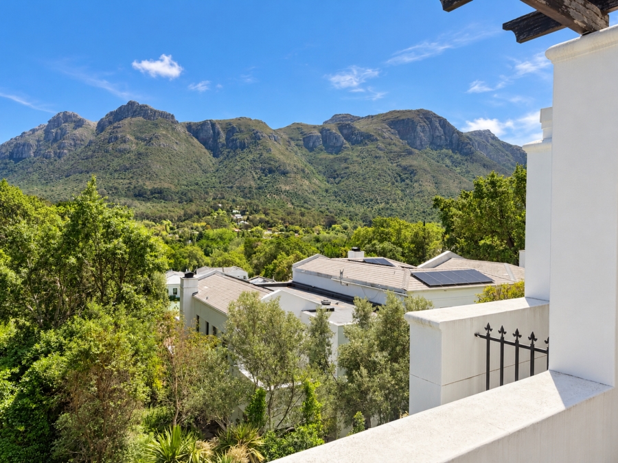 5 Bedroom Property for Sale in North Oaks Western Cape